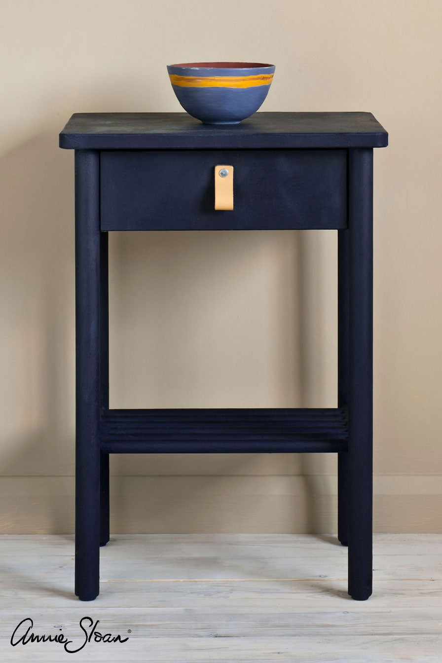 Pintura Chalk Paint® de Annie Sloan, color azul marino Oxford